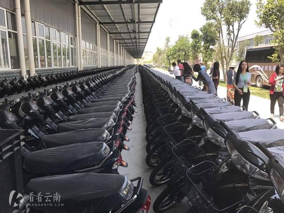这里日产摩托两千余量,颇受国外市场欢迎,供不应求