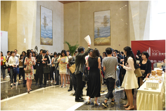 昆明万达招聘引千人竞逐 胜者13日决战昆明之巅-看看云南