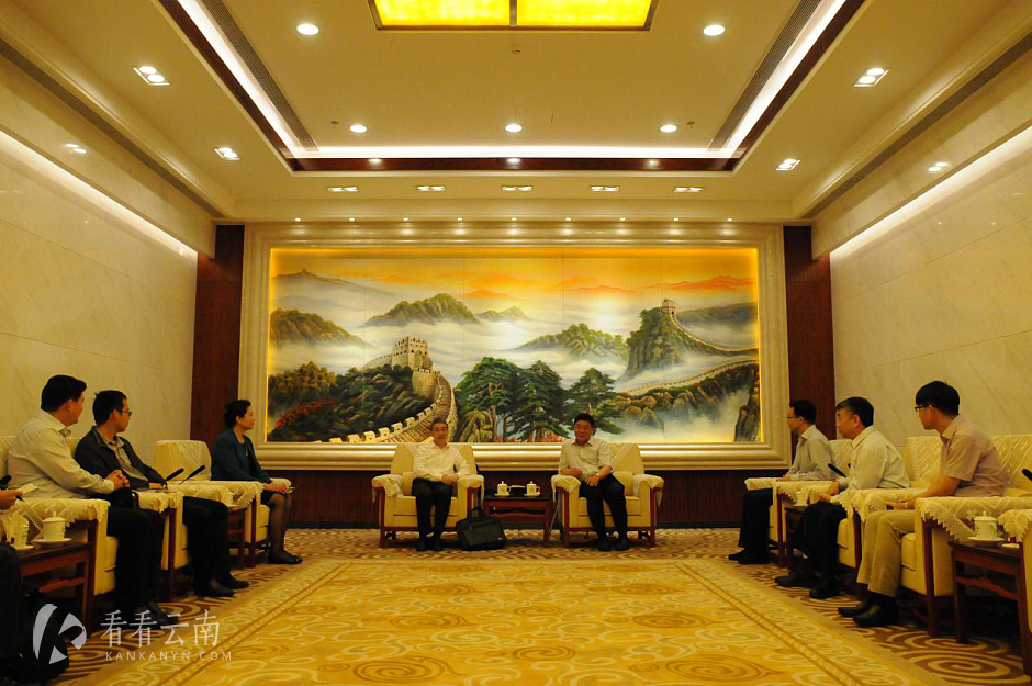 云南省副省长陈舜一行考察国家旅游产业运行监测与应急指挥平台