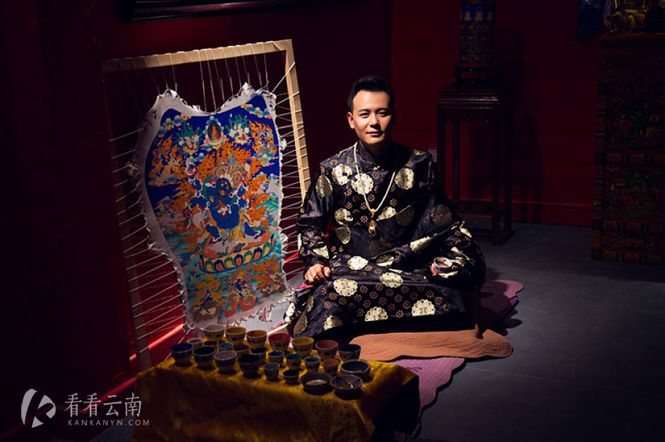 增他才让与他的唐卡作品
