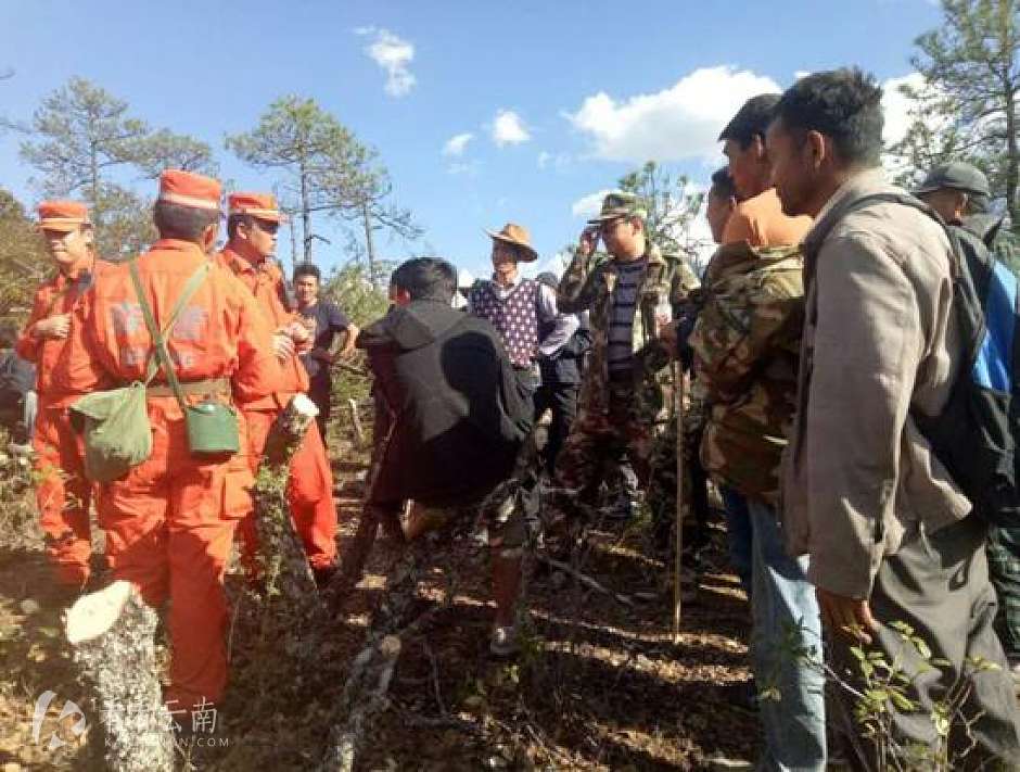 陈群市长听取群众汇报火灾情况