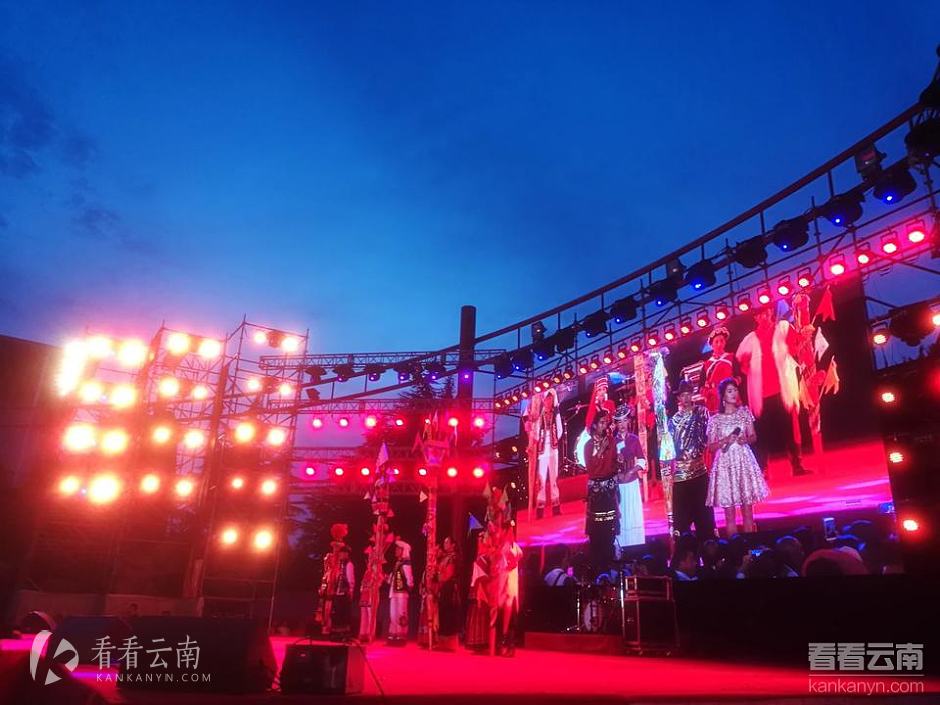 民族村火把节