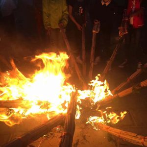 大理火把节 点燃苍洱间火一样的热情-看看云南