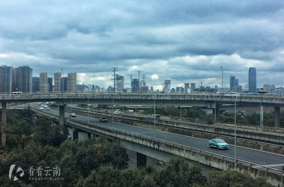 今日昆明 | 周末的西苑立交桥不算忙碌