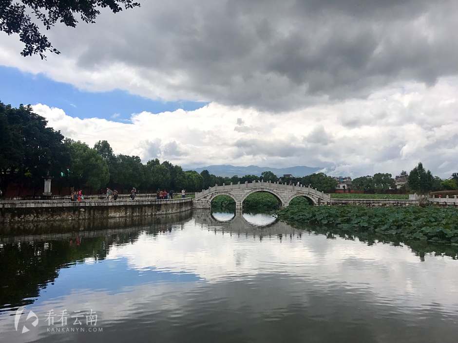 今日云南|建水文庙荷塘之景