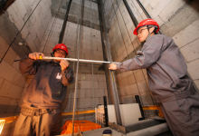 昆明小区老电梯免费体检 15年以上或故障频发住宅电梯可获“义诊”-看看云南