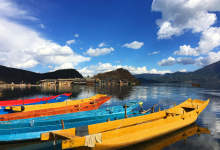 就算没有《亲爱的客栈》,你也不该错过摩梭女人的猪槽船-看看云南