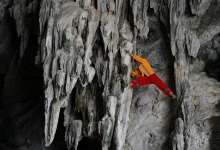 他们在亚洲最壮观的溶洞顶上,徒手攀岩掏燕窝-看看云南