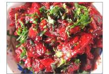 云南惊悚美食，做法又土又狂野，即使你买回家也不敢吃-看看云南