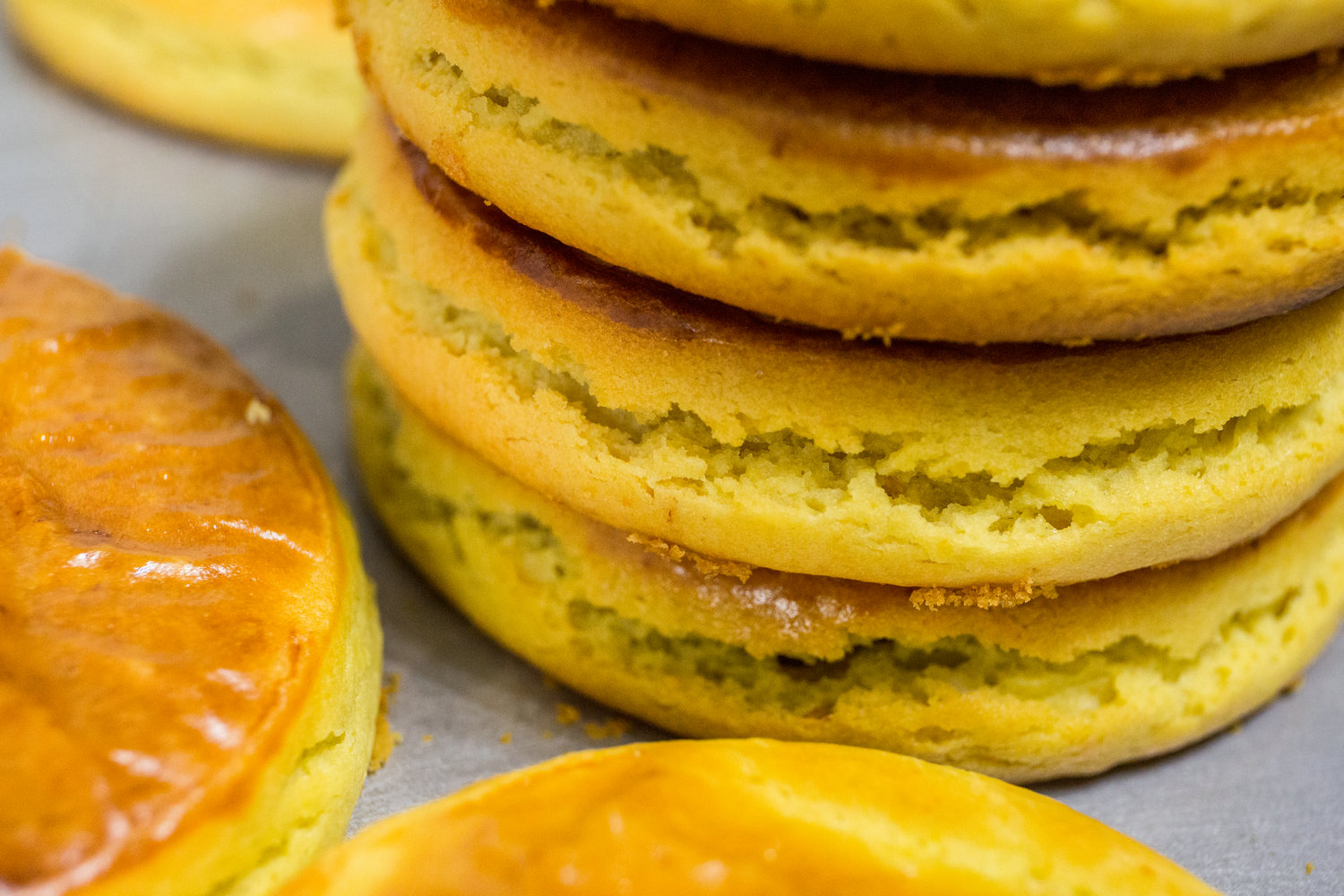 一枚朱红方印，0.05克分差，16道传承工艺，你不曾知道的曲靖小粑粑-看看云南