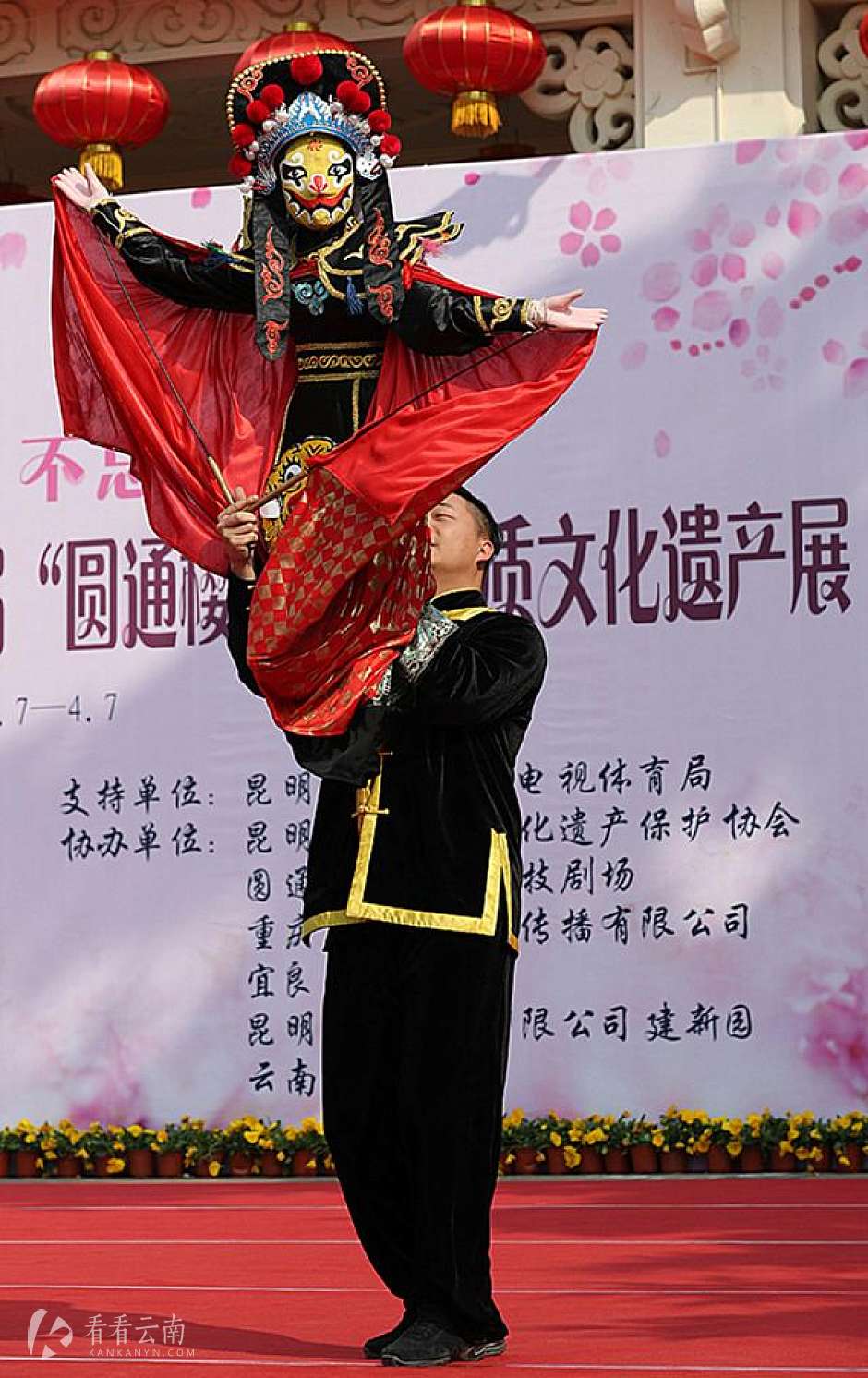 4万人涌入圆通动物园赏花看“非遗”