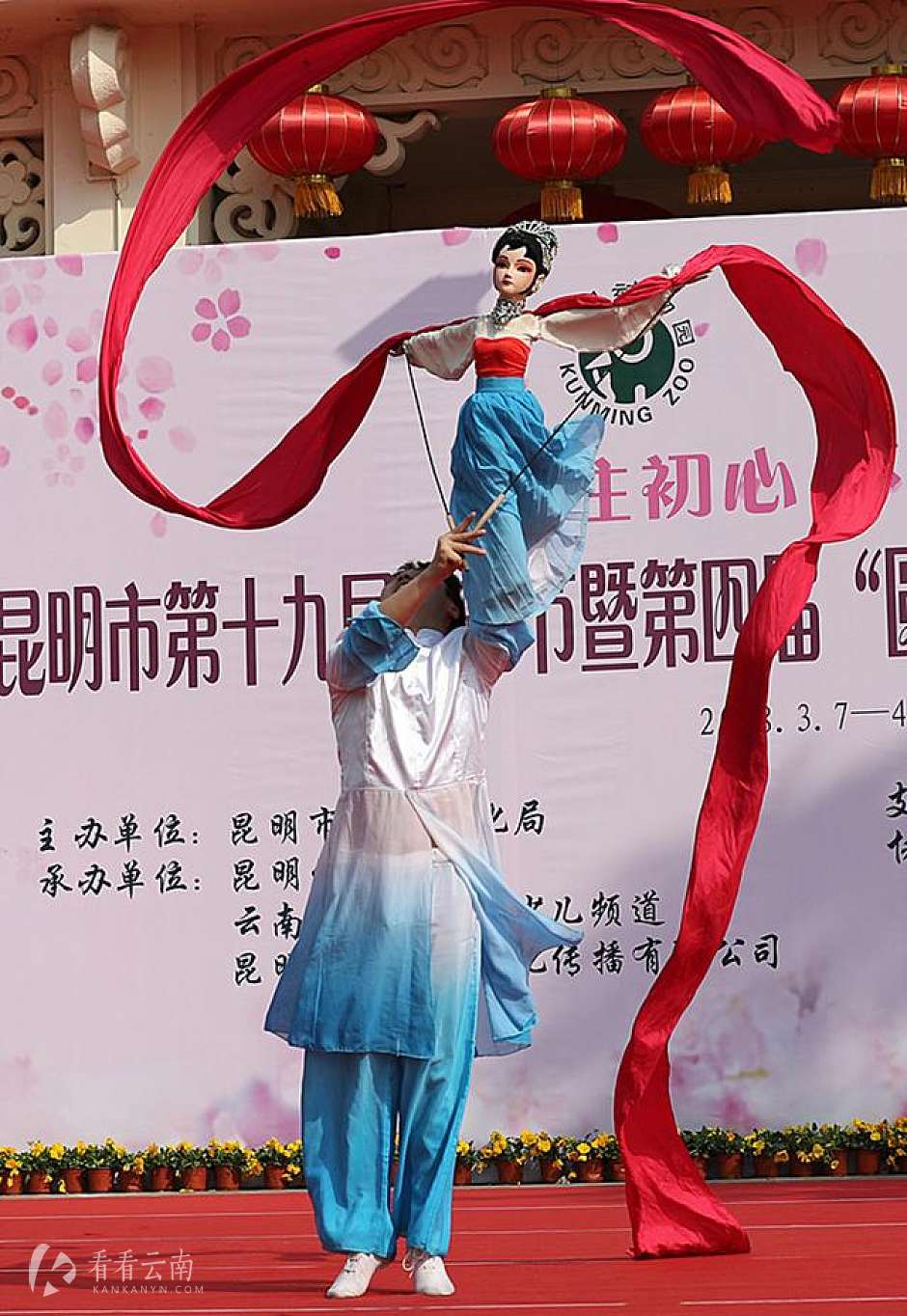 4万人涌入圆通动物园赏花看“非遗”