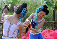 万人戏水 狂嗨三日 四月份云南“最疯狂”的城市非他莫属！-看看云南