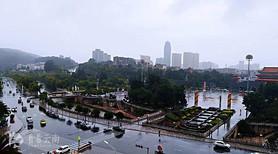 今日云南|麒麟区雨景