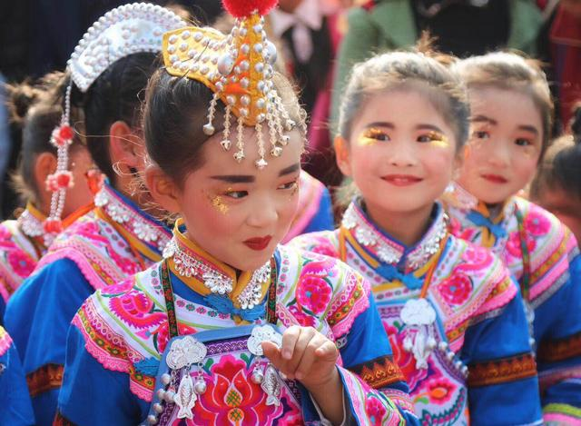 金庸小说中的“丐帮大会”，成了云南最奇葩的民族节日！-看看云南