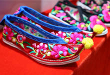 一双绣花鞋：浓缩着少数民族永不过时的美-看看云南