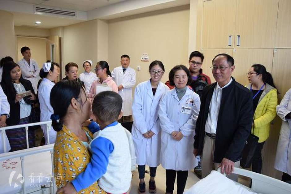 缅甸总领事一行探望云南省阜外心血管病医院入院缅甸患儿