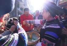 一双筷子从南吃到北，从头吃到尾，红河哈尼长街古宴今日开席！-看看云南