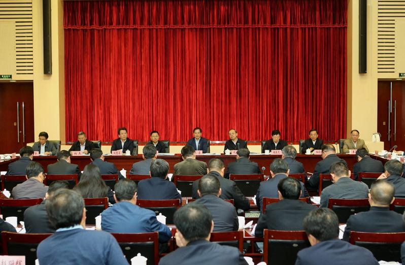 坚决攻克深度贫困堡垒!云南省委省政府召开昭通市脱贫攻坚推进会-看看云南