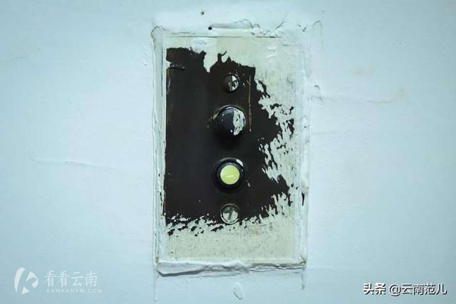 上个世纪30年代末的电灯开关，仍在使用