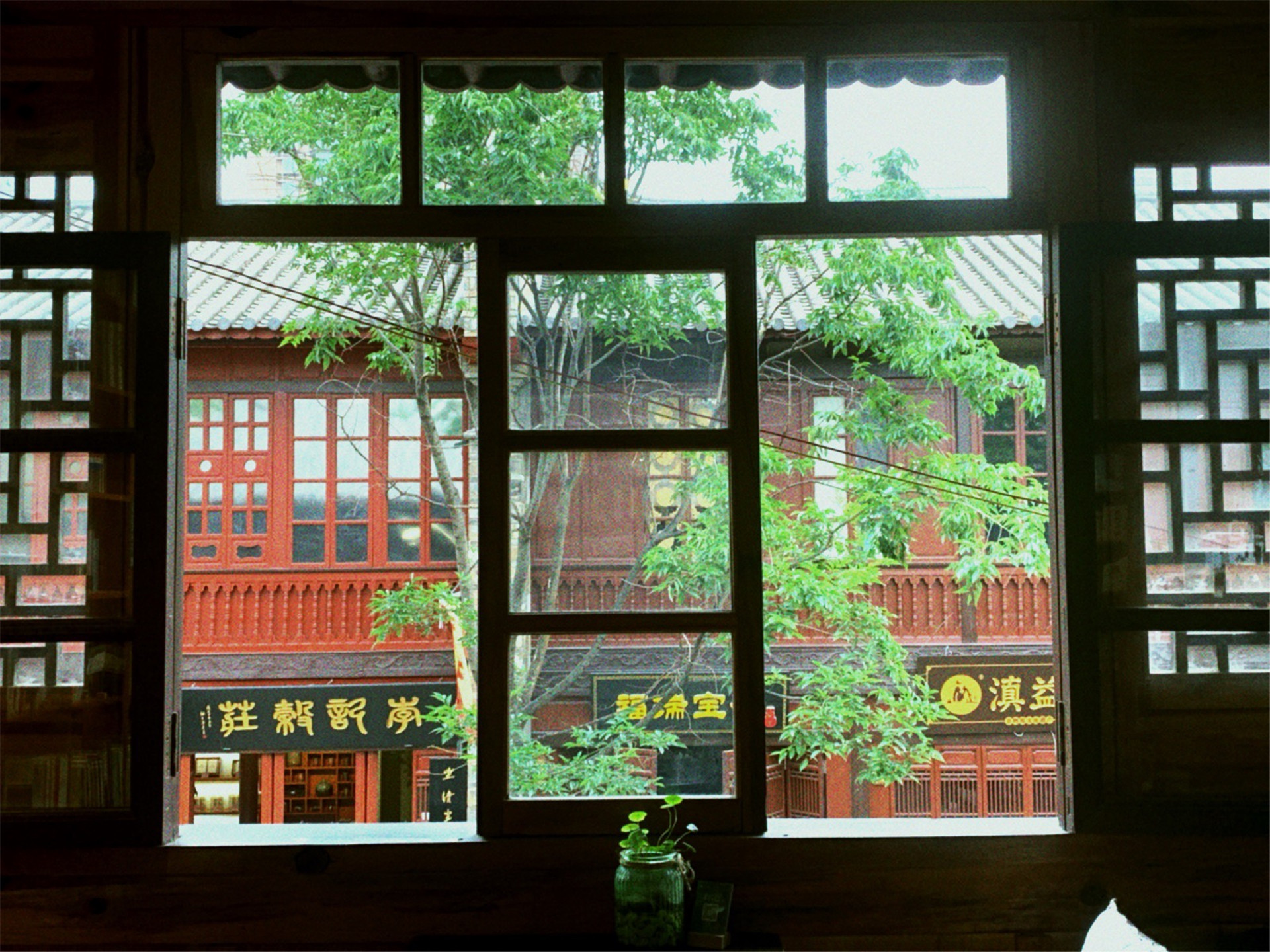 文明街上收售旧书的书店，在昆明还有没有存在的意义？-看看云南