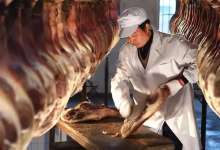 云南有个火腿博物馆，8个洞藏着10万支火腿-看看云南