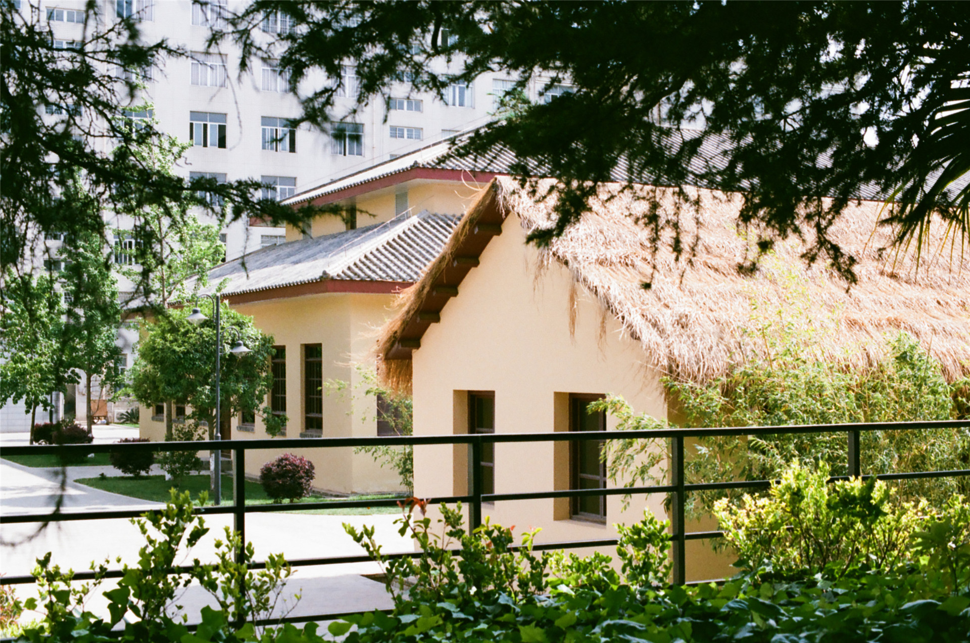 昆明这些破败的文物古迹，不能好好修缮一下吗？-看看云南