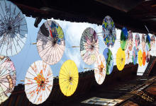 这世界有那么多的古镇，为什么你还是愿意走进商业化的丽江？-看看云南