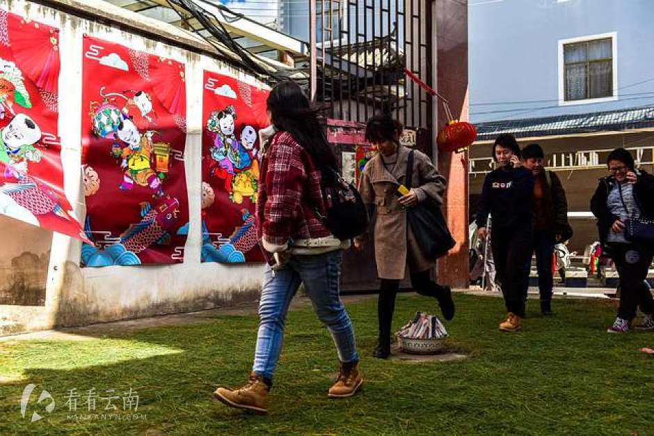 龙湖家人跨年饭活动现场实拍图