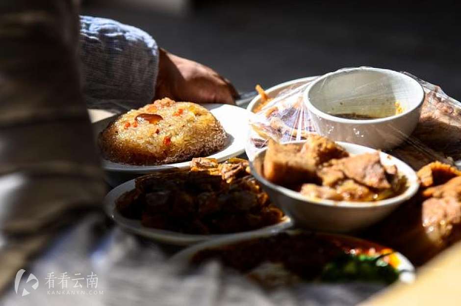 龙湖家人跨年饭活动现场实拍图