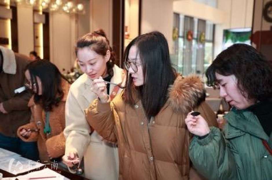 栖云会高黎贡精品咖啡正式上线，云南雅居乐文创产品首发