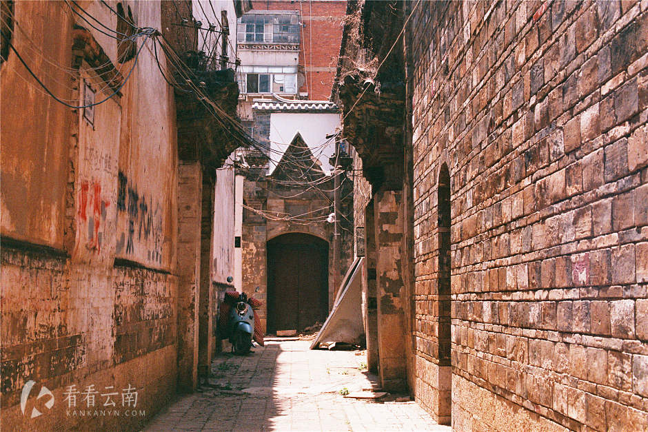 胶片摄影｜昆明现在街还能找到多少民国时期的影子？