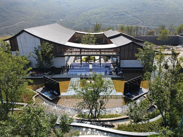 昆明另一面：森林深处的山居秘境-看看云南