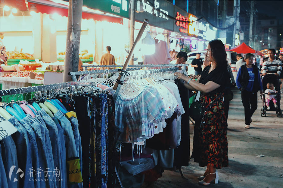 摄影 | 晚归途中路过人间烟火 这才是昆明的夜市霸主