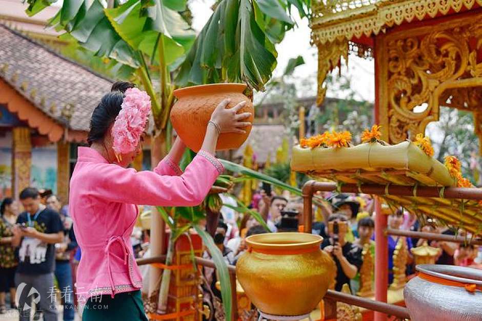 对话黄臻：唤醒西双版纳的另一面，夜市旅拍C位出道