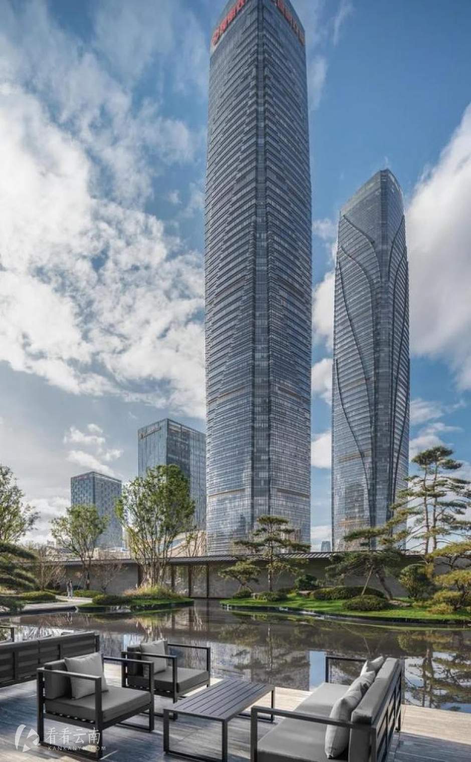 坐在客厅便能对望双塔地标