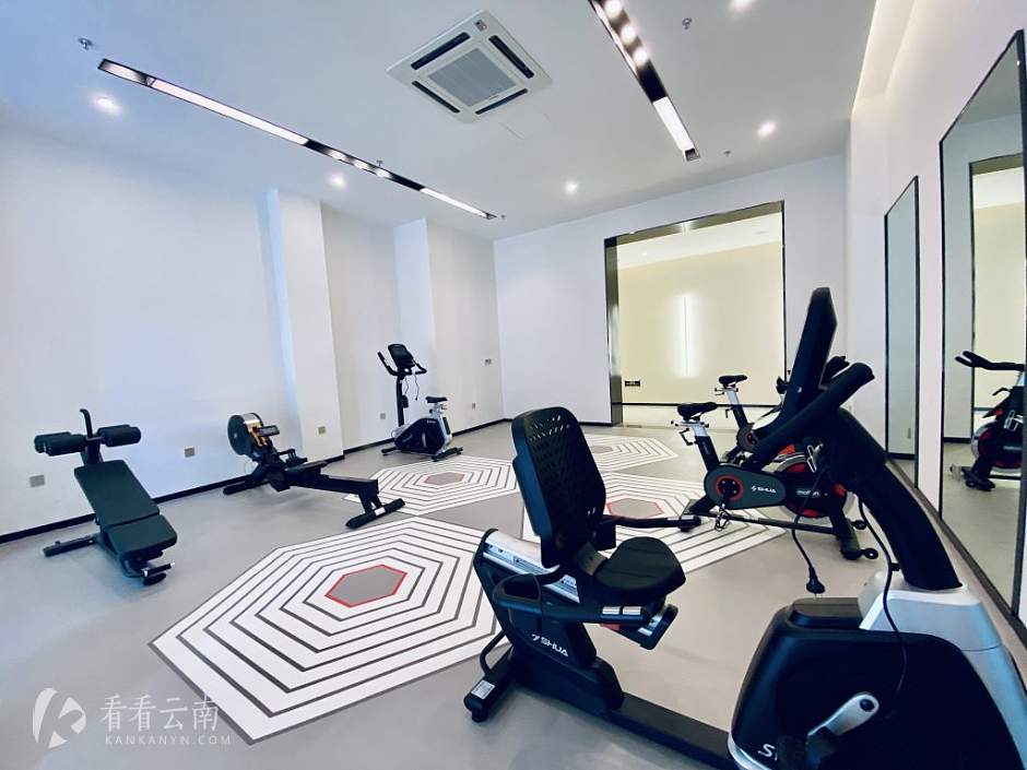 阅蓝山健身房实景图