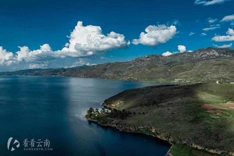 *抚仙湖实景图
