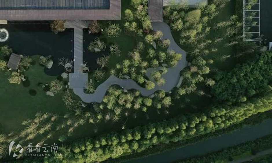 （龙湖·山海原著销售中心实景图）