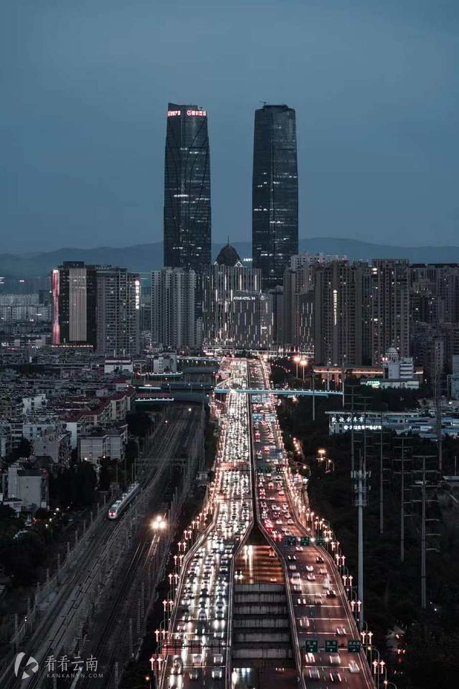 昆明双塔 实拍图