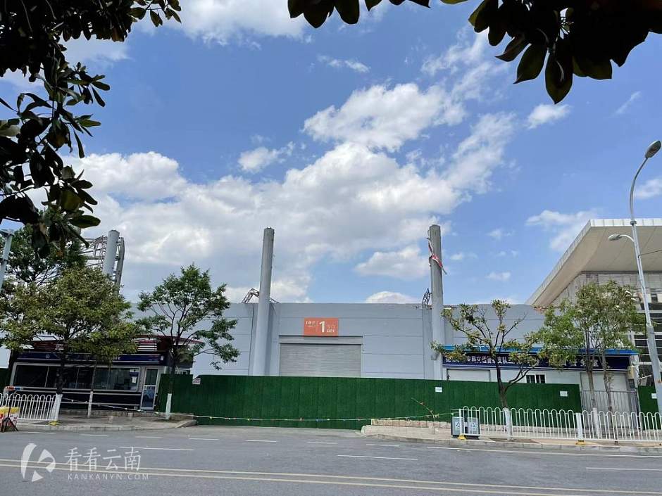 正在拆除的昆明国际会展中心东馆