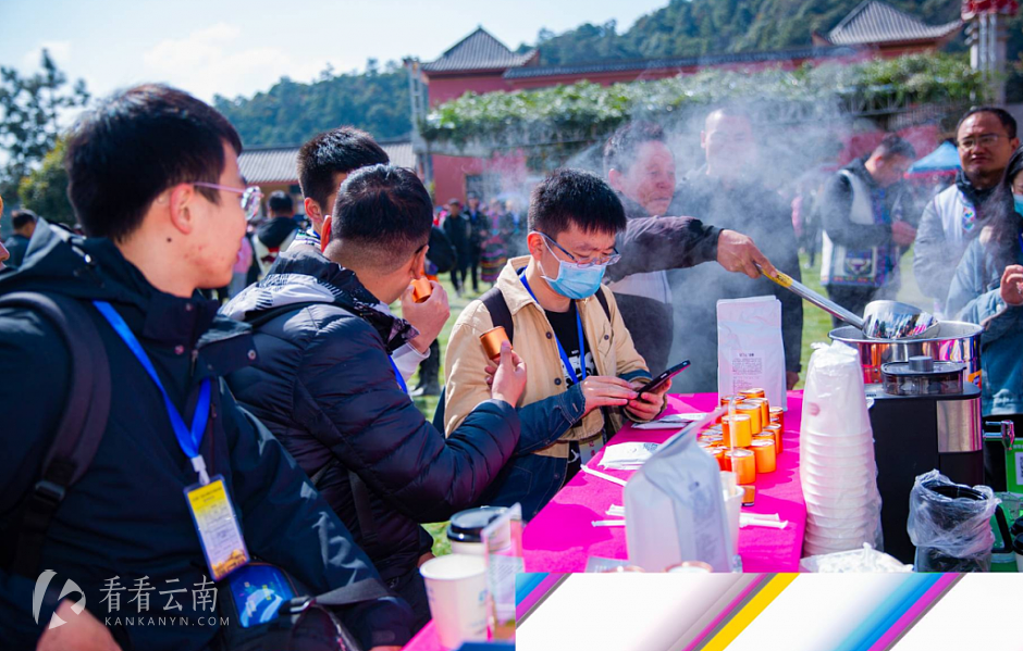 大姚昙华乡，特有的柴火煮铁索小粒咖啡（仅插花节期间）