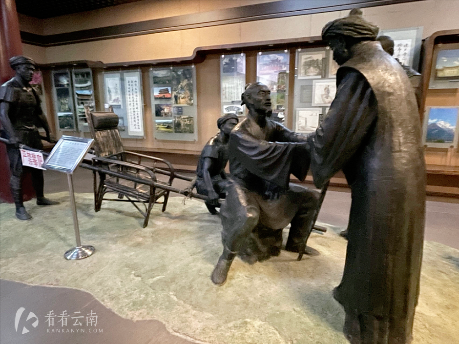 徐霞客和木增作别的青铜雕像
